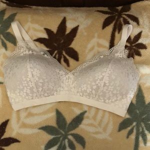 36D Women’s Wireless padded bra white lace warners nylon & polyester
